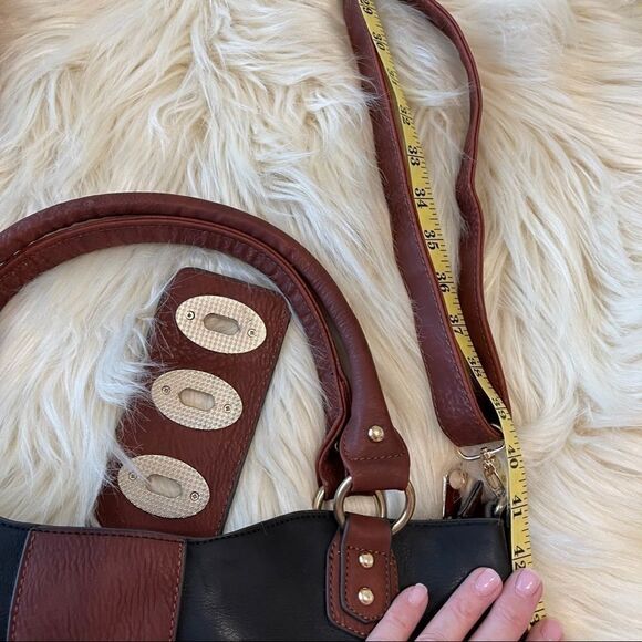 Victoria Elizabeth Dual Leather Purse - Picture 4 of 16